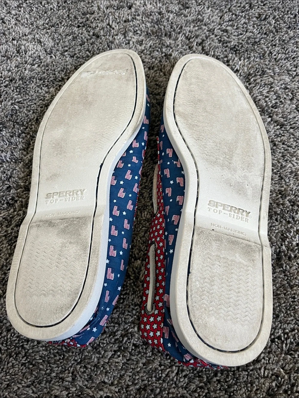 Vineyard Vines. Men's Casual Red & Blue Patterned Boat Shoes- Sperry. Mens 9.5